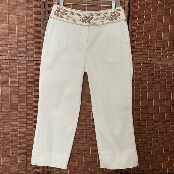 Larry Levine Pants - Larry Levine Stretch Women Crop Pants Embroidered, Embellished Waistband, Size 6